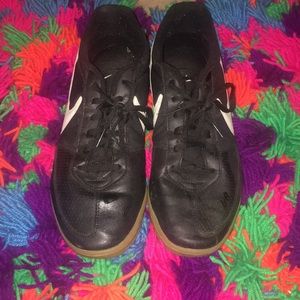 Mens Nike indoor soccer shoes